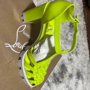 New with tag, sold out in stores!!!